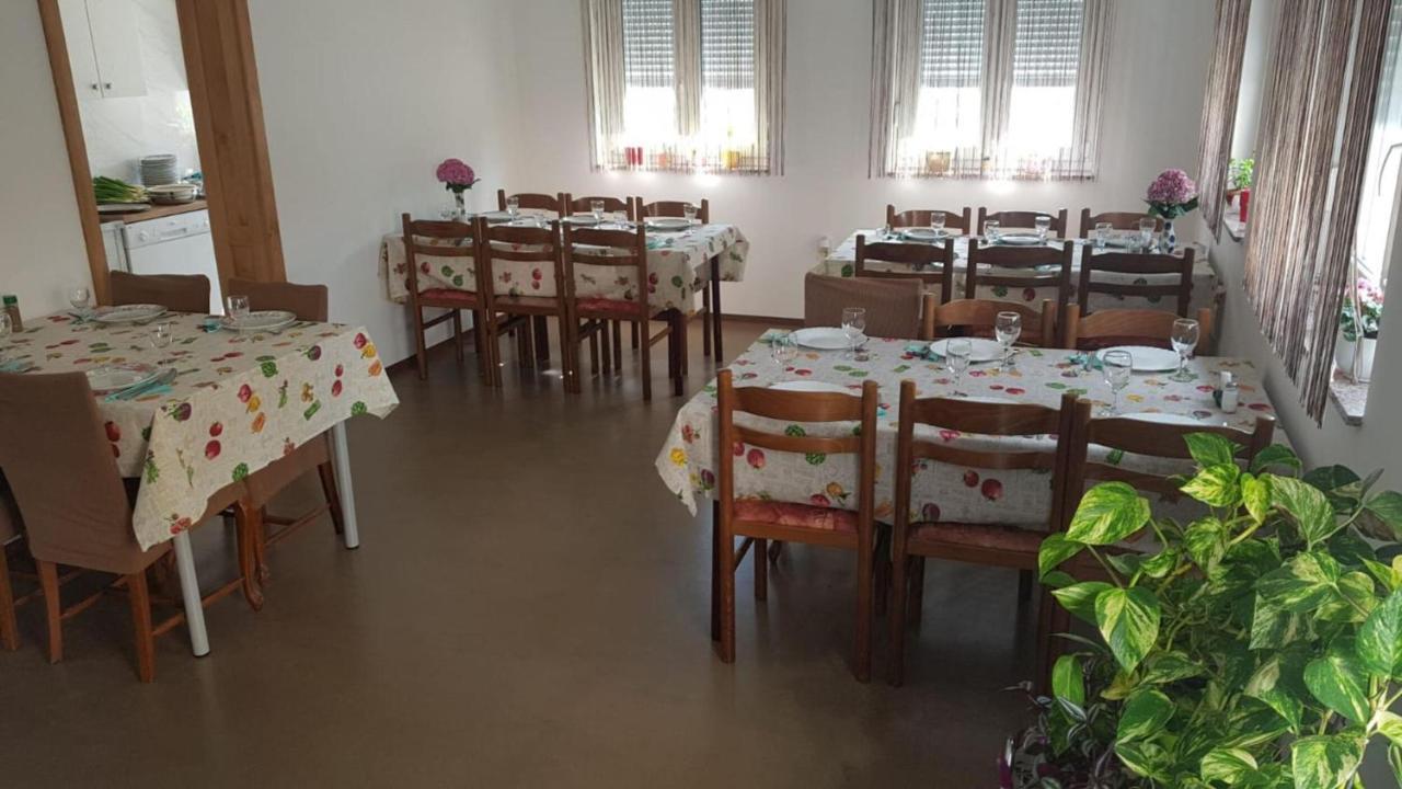 לינה וארוחת בוקר ביילובאר Sobe Mrak מראה חיצוני תמונה